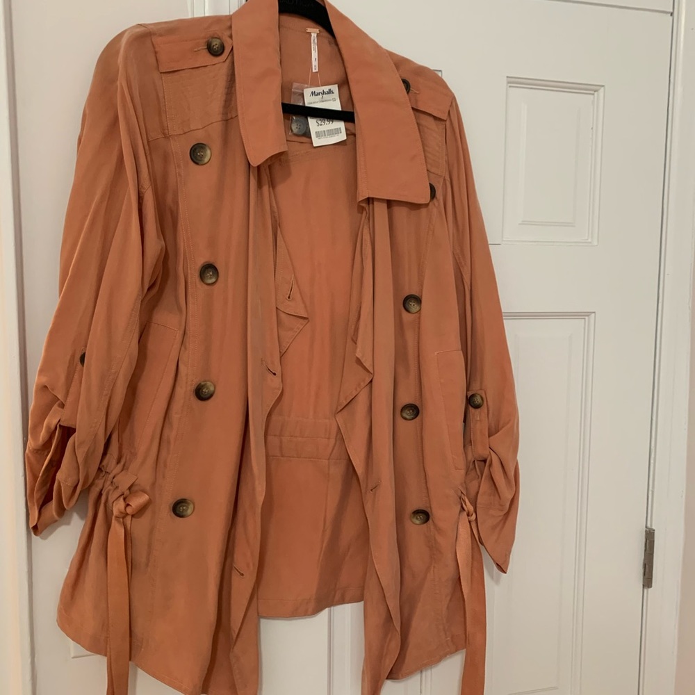 NWT Free people trench coat size M.